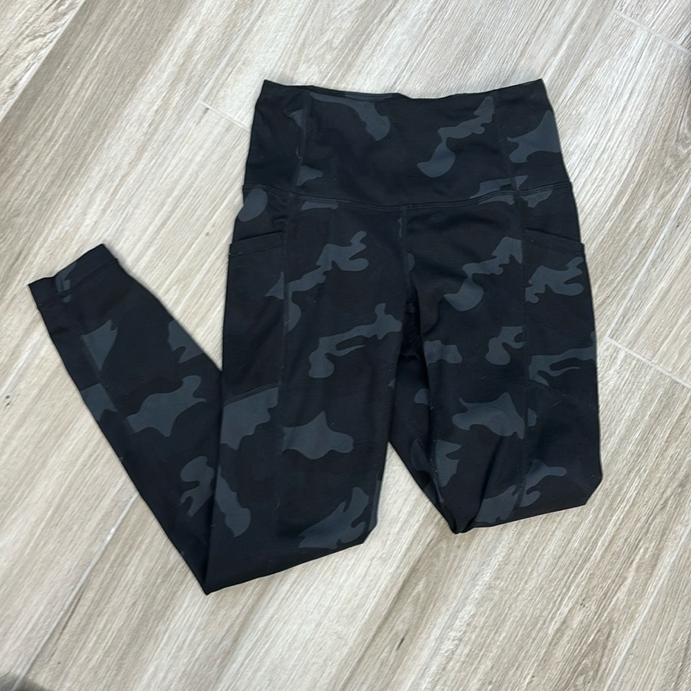 Camo yogalicious leggings black size xs